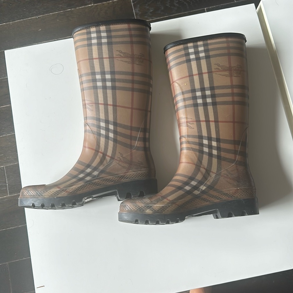 Burberry rain boots